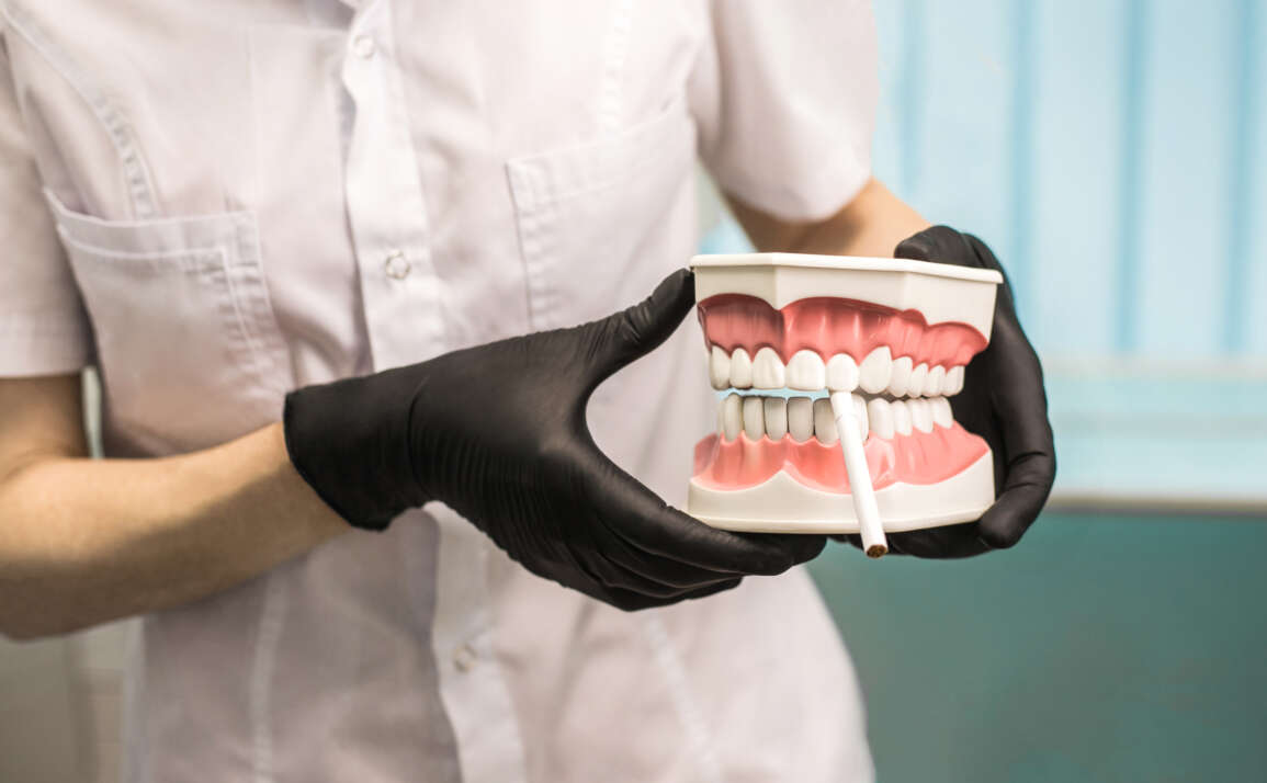 The Effects of Smoking and Vaping on Oral Health