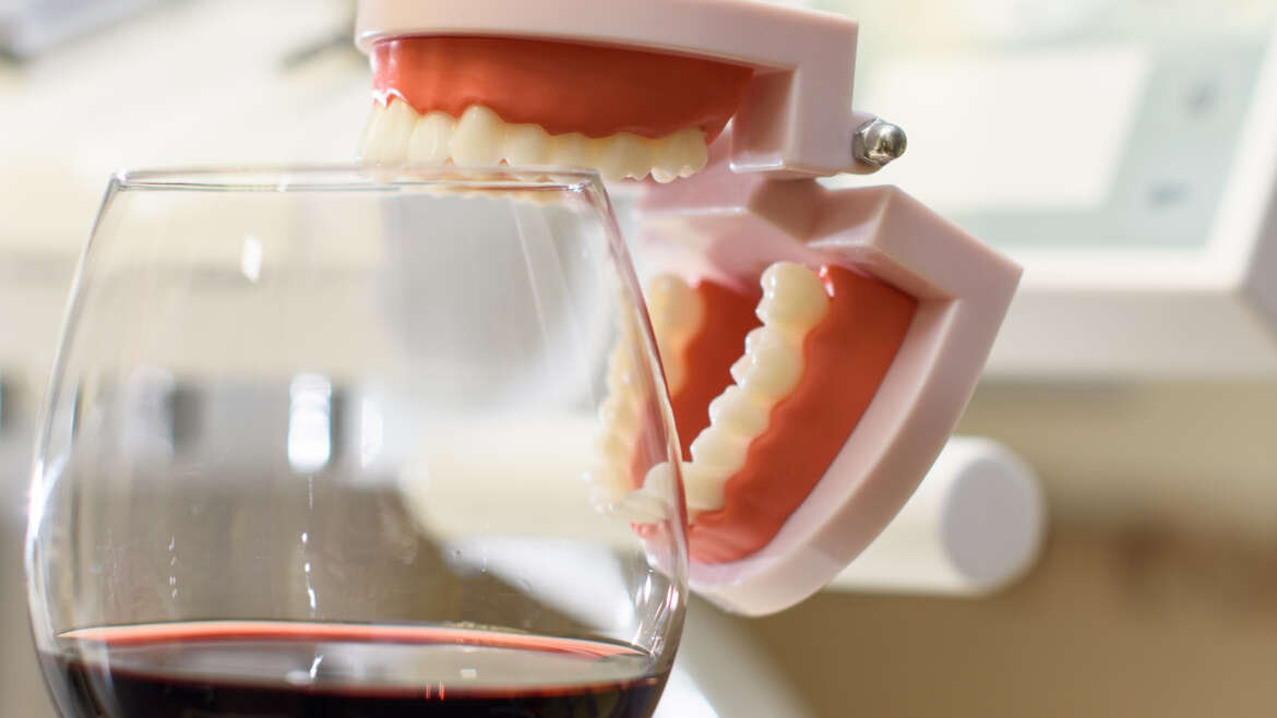 Dry January- The effects of alcohol on your oral health