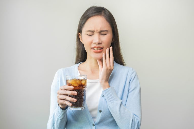 Toothache Myths Busted: What Really Helps with the Pain?