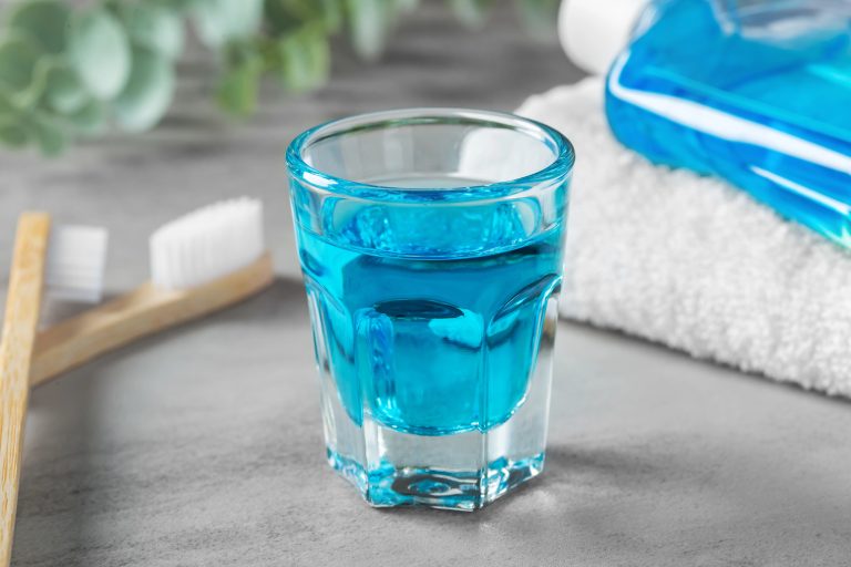 Dental Hygiene 101: The Right Way to Use Mouthwash