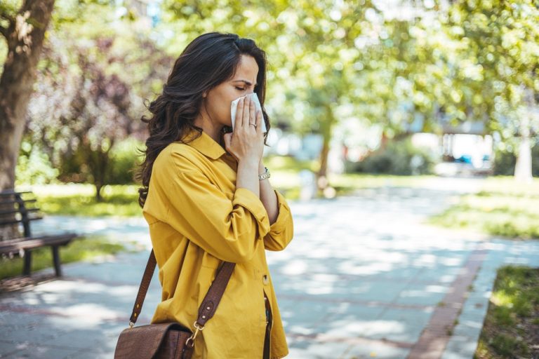 Fall Allergies and Oral Health: Yorkville Dentist Solutions for Dry Mouth and Irritation